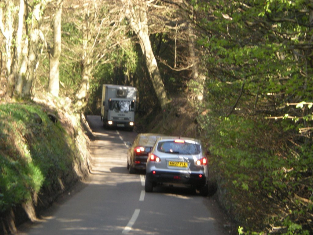 Impossible for vehicles larger than cars to pass in Coldharbour Lane